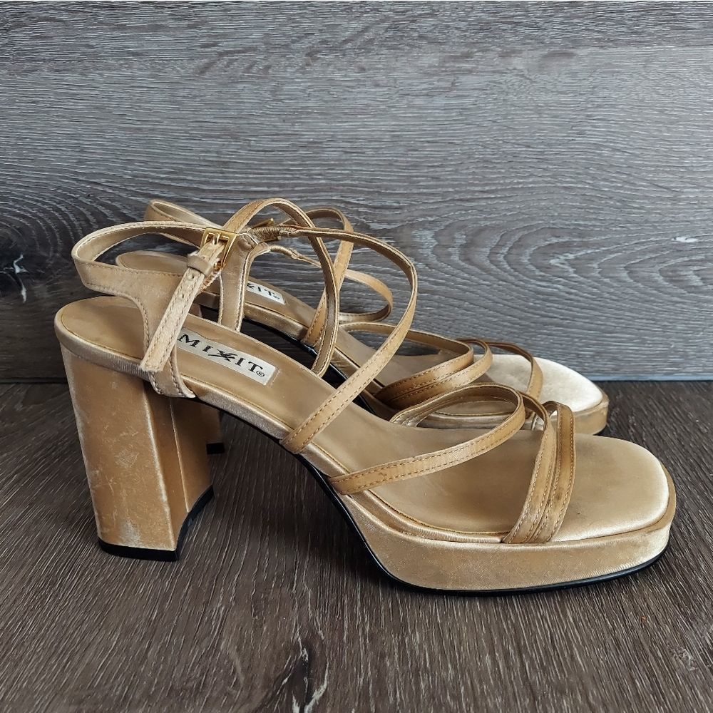 Vintage Mix It Strappy Gold Fabric Chunky Heel Platform Shoe 8
